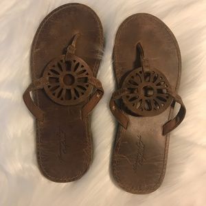 American Eagle flip flops